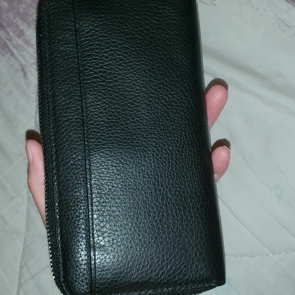 - Kate Spade glitter embossed zippy wallet - Picture 4 of 6